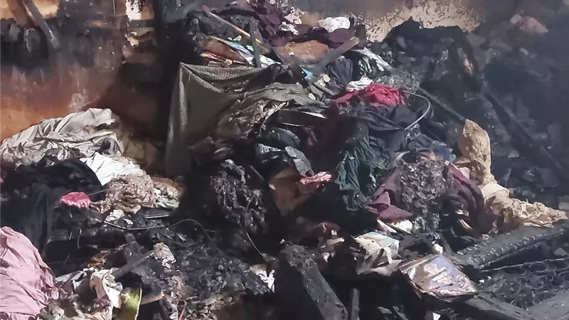 4 عائلات في العراء بسوهاج.. والمتضررين من الحريق: بيوتنا بقت تراب |صور