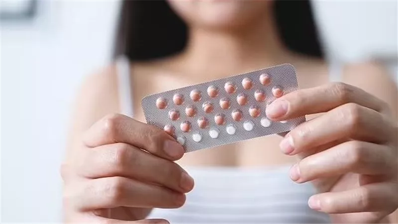 حبوب منع الحمل تثير الجدل.. دراسة تكشف خطورة الأقراص على صحة دماغ المرأة