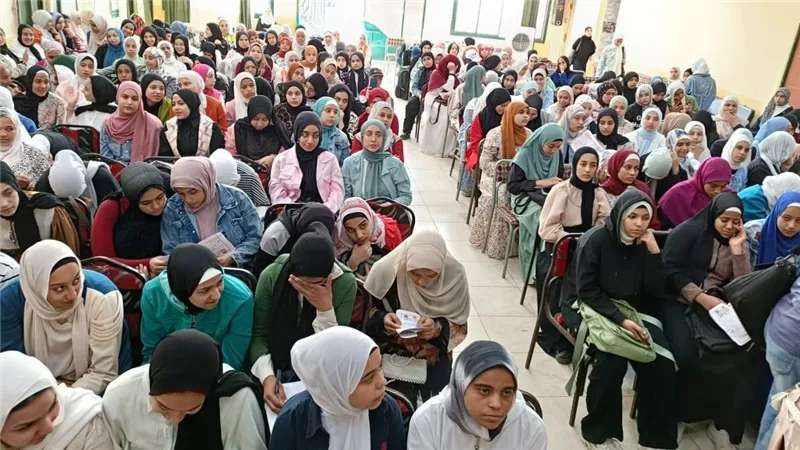 إدارة أبشواي التعليمية تختتم المراجعات النهائية لطلاب الشهادة الإعدادية |صور