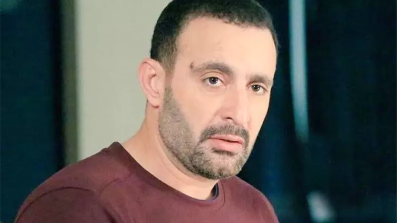 أجنبية تتهم شخصا بالإستيلاء على جوازات سفرخيول بينها حصان الفنان أحمد السقا 