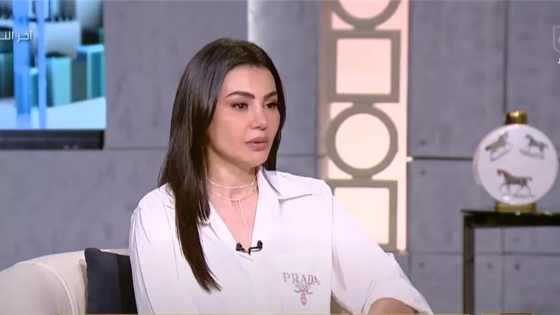 دينا فؤاد تحسم الجدل: ابنتي زينة خارج حسابات التمثيل