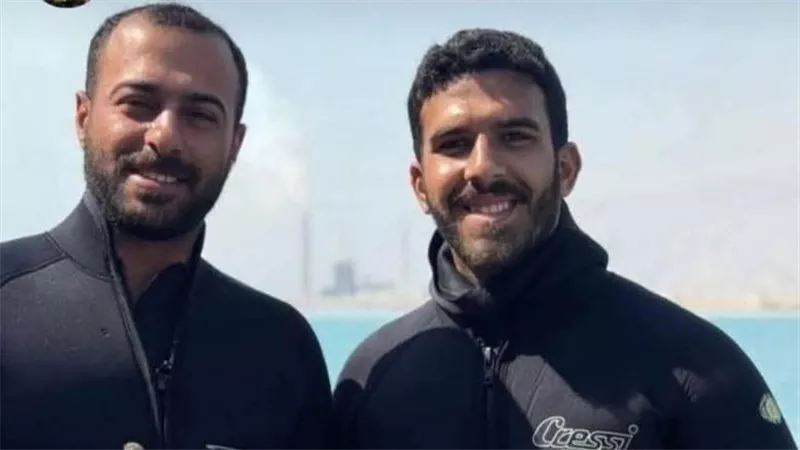 مأساة في السويس.. غطاسان يفقدان حياتهما أثناء صيانة سفينة بعمق البحر