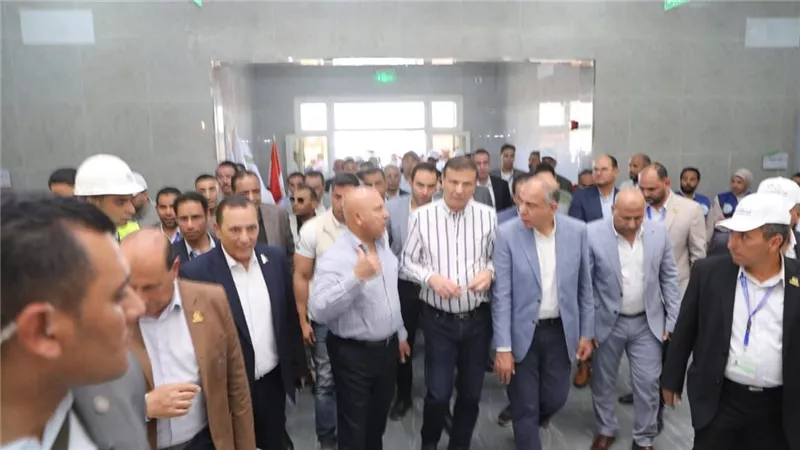 وزير النقل يتفقد أعمال تنفيذ الخط الثاني للقطار الكهربائي السريع