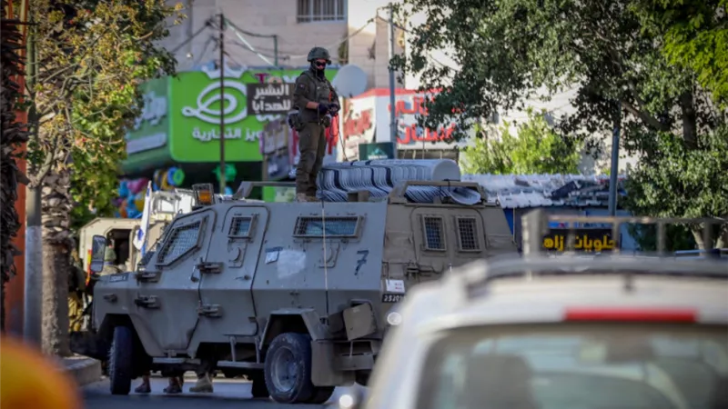القناة 12 العبرية: «إصابة جندي بعملية طعن بالخليل ومقتل المنفذ الفلسطيني»