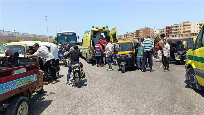 كانوا رايحين الإمتحان.. إصابة 4 تلاميذ فى حادث تصادم سيارة بالدقهلية 