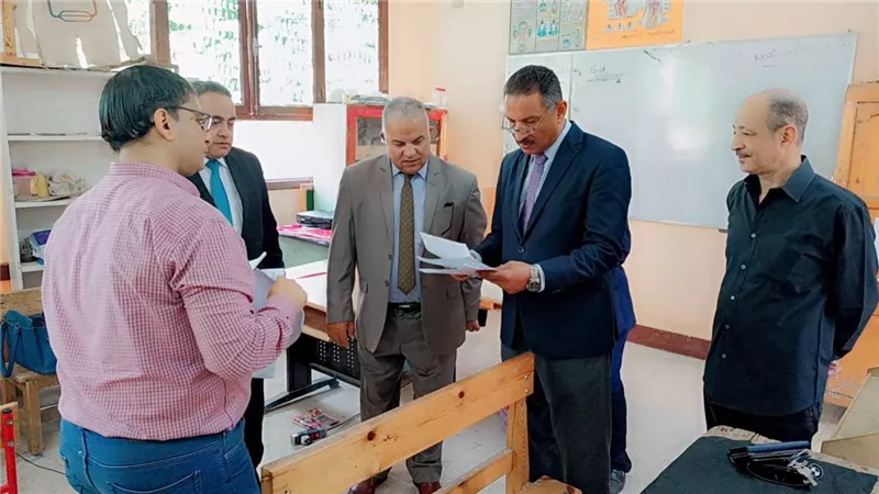 وكيل تعليم الفيوم يتابع امتحانات نهاية العام الدراسي من داخل اللجان