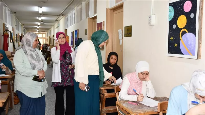 انطلاق امتحانات الترم الثاني بكلية البنات بجامعة عين شمس