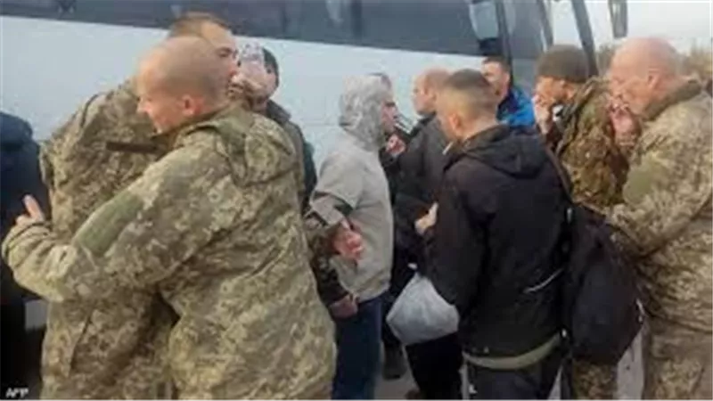 روسيا وأوكرانيا تتبادلان 390 أسيرًا ومدنيًا في صفقة تبادل تاريخية