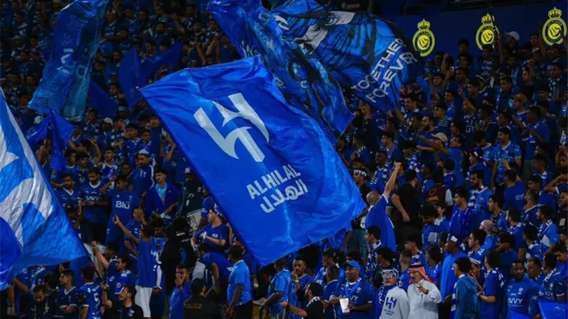 الهلال السعودي يفتح خزائنه لتحقيق ميركاتو استثنائي بثلاث ضربات عالمية