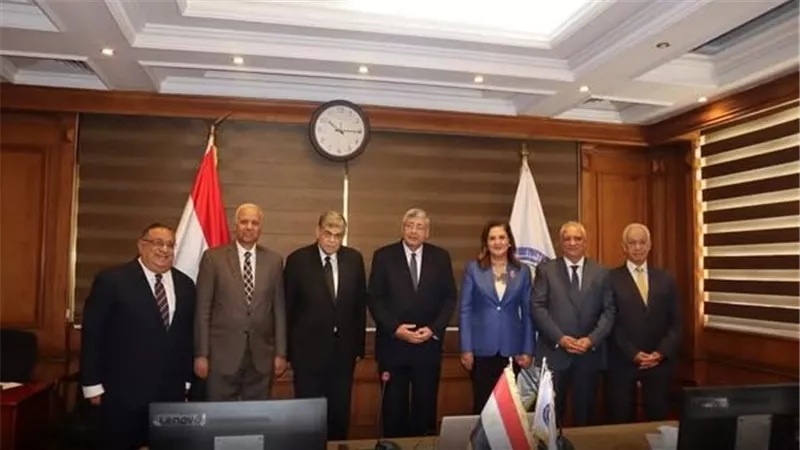 لجنة اختيار رؤساء الجامعات تجري مقابلات مع المرشحين لرئاسة «بنى سويف ومطروح» 