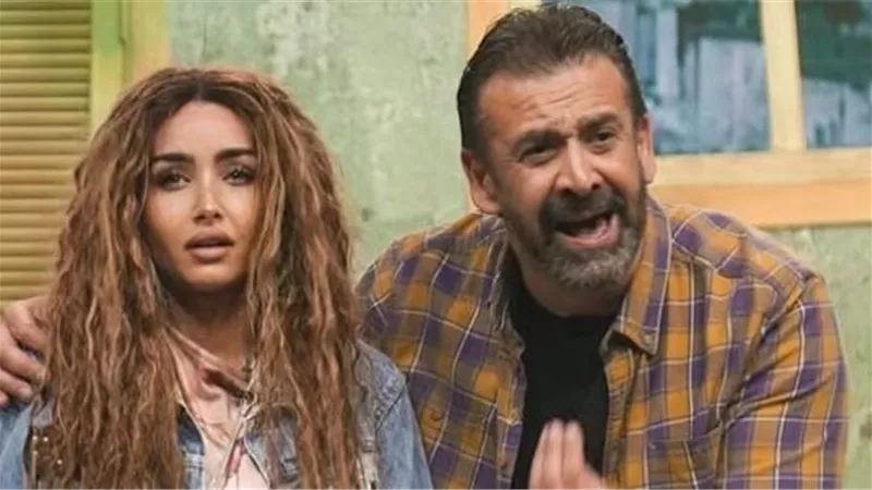 بعد نهاية العرض فى جدة.. هنا الزاهد توجه رسالة شكر لفريق مسرحية الباشا 