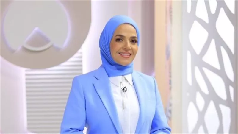 «أخويا وحبيبي المتواضع».. منى عبدالغني تشيد بتواضع ياسر جلال 