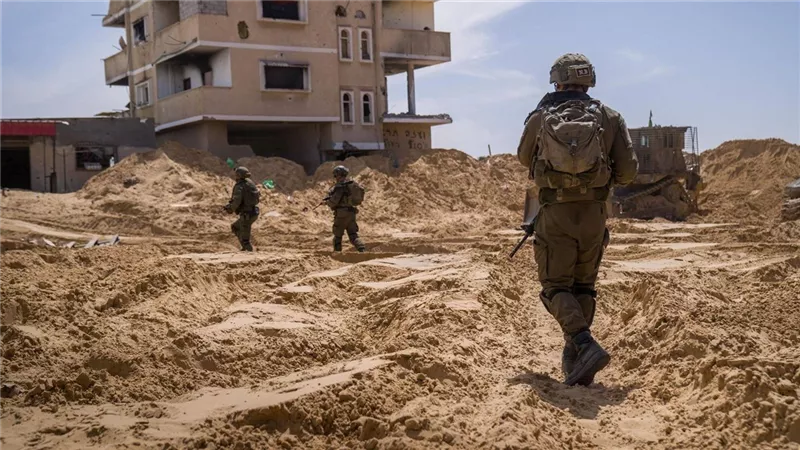 إسرائيل توسّع عملياتها في غزة وإجلاء جنود مصابين وسوء التغذية يفتك بالسكان