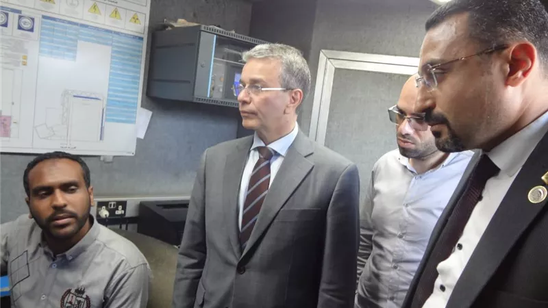 رئيس مصلحة الجمارك في جولة ميدانية بميناءي الإسكندرية والدخيلة