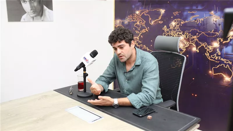 شريف حافظ : أثينا من أحب أعمالي وإيماني بموهبتي سر تخطي الصعوبات|فيديو 