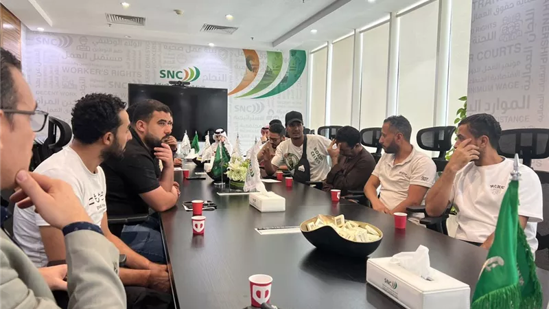 وزير العمل يشكر لجنة عمالية سعودية على تعاونها فى حصول عمال مصريين على حقوقهم 