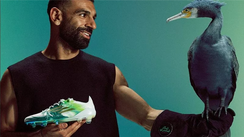 أديداس تحتفل بمحمد صلاح.. تكريم ملكي بألوان فرعونية |صور