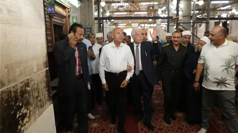 محافظ القاهرة يتفقد أعمال تطوير وترميم مسجد السلطان أبو العلا بحي بولاق 