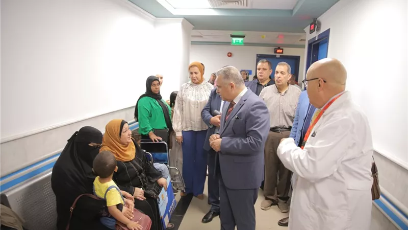 رئيس جامعة السويس: توفير 500 مقعد ومنافذ جديدة للتذاكر منعا للزحام بالمستشفى