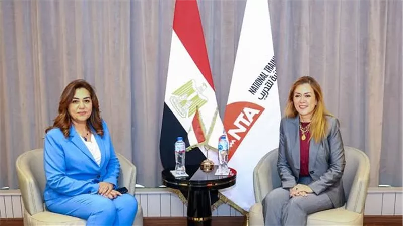 وزيرة التنمية المحلية تشارك في المقابلات الشخصية لبرنامج المرأة تقود 