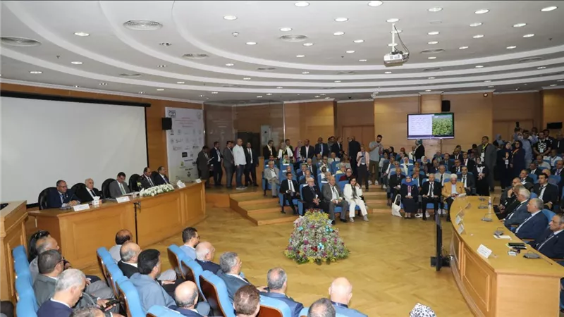 وزير الزراعة يفتتح المؤتمر الأول لمركز البحوث الزراعية للابتكار والتنمية  