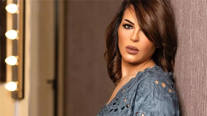 ظروف إنسانية قاهرة .. منى السابر توضح سبب غيابها عن حفل تخرج ابنتها حلا الترك