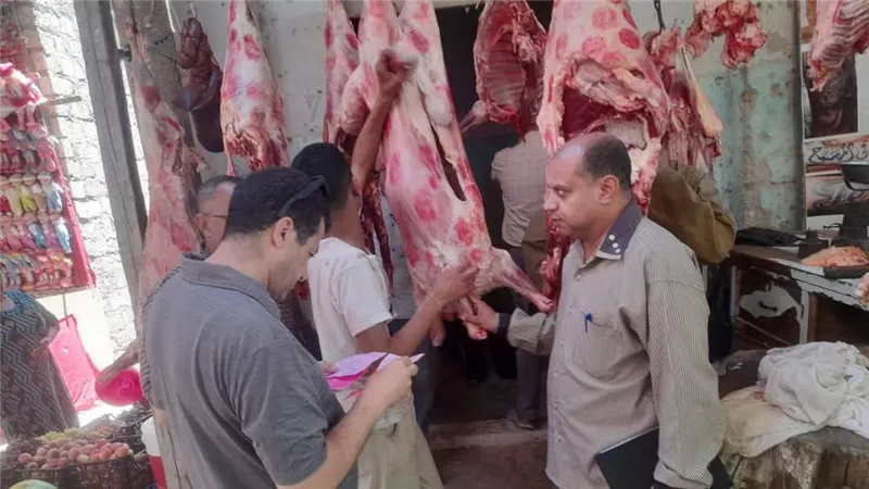 محافظ المنيا: معارض وشوادر وحملات رقابية لضبط الأسواق قبل عيد الأضحى 