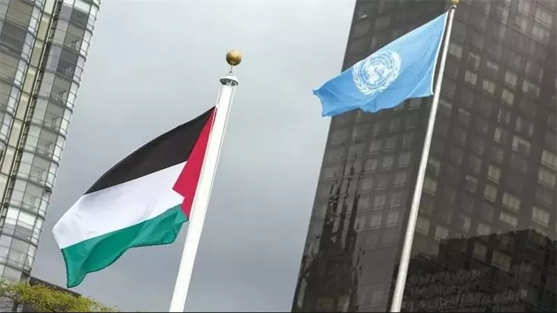 حركة فتح: 95 دولة رفعت علم فلسطين في مقراتها الصحية بينما اعترفت 147 بسيادتها