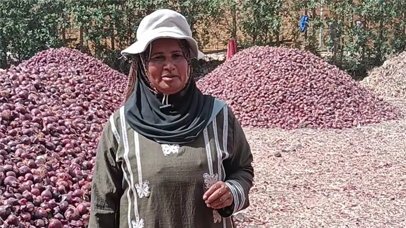 بسيمة.. قصة كفاح تبدأ مع بزوغ الفجر حتى آخر النهار: ضحيت بشبابي وربنا عوضني