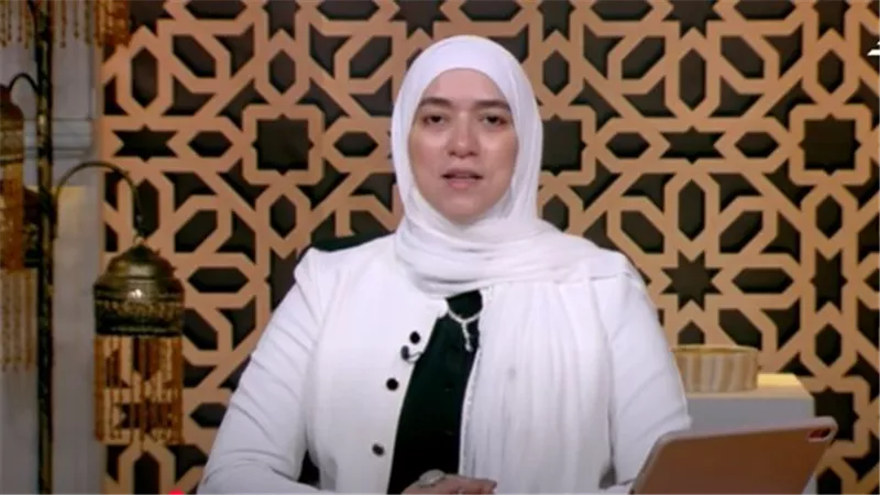 يمحو الذنوب.. دينا أبو الخير تكشف جزاء الصبر على المرض|فيديو 