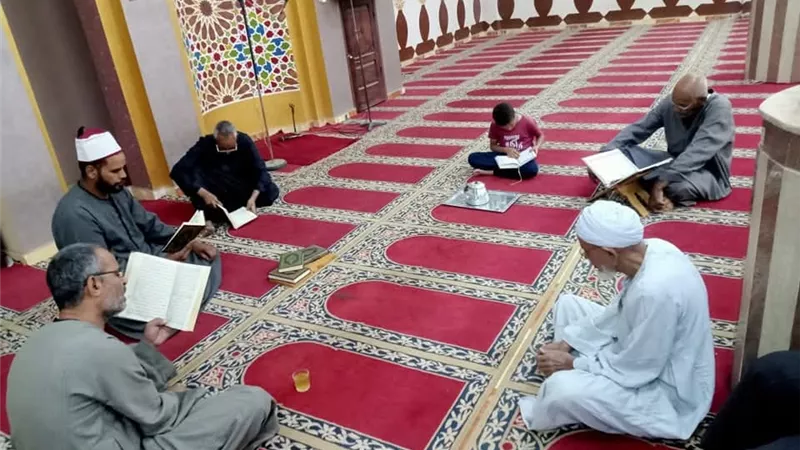 صحح تلاوتك.. مساجد أسوان تعقد حلقات تلاوة وختم القرآن