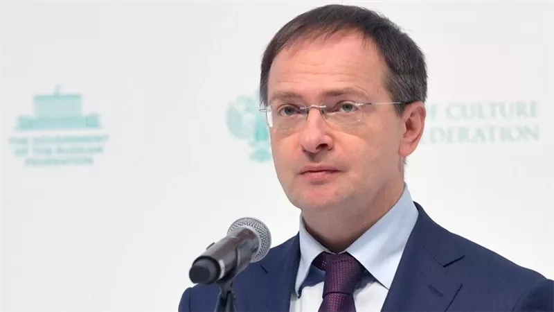 اتصال بين موسكو وكييف: ميدينسكي يقترح موعدًا جديدًا للمفاوضات ووقف إطلاق النار