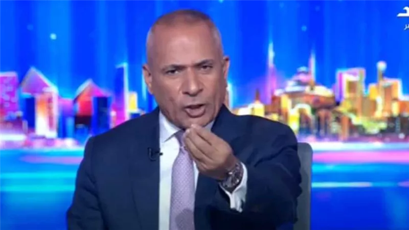 «شاطئ واحد لكل الناس».. أحمد موسى: في العلمين هتصيف زيك زي الأغنياء