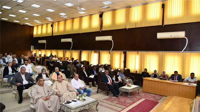 المجلس التنفيذي للفيوم يعتمد تخصيص أراضٍ استراتيجية لدعم الخدمات الحكومية