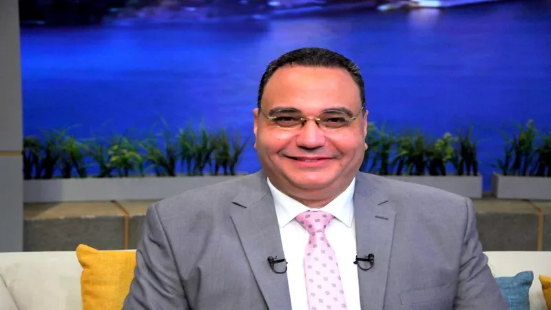 وليد هندي يكشف تداعيات العلاقة الزوجية بين سيطرة المال والنقص العاطفي