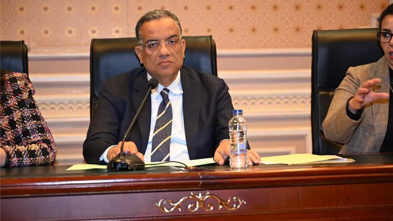 محمود مسلم: أمريكا لن تتبنى مقترح هدنة إلا بعد التوافق مع مصر
