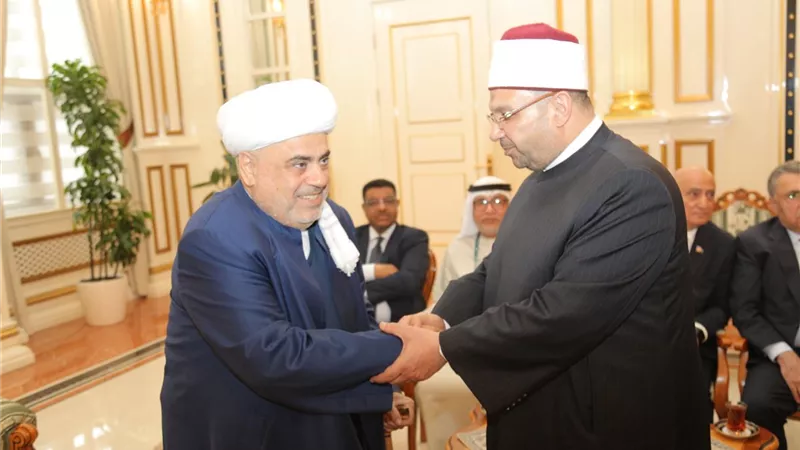 مؤتمر باكو.. أمين المجلس الأعلى للشئون الإسلامية يلتقي المفتي الأكبر للقوقاز