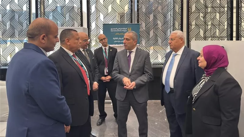 رئيس البنك الزراعي المصري يتفقد الأعمال النهائية بمقر البنك بالعاصمة الإدارية 