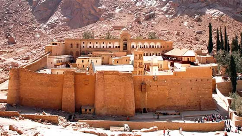 مصطفى بكري عن شائعة إغلاق دير سانت كاترين: الدولة تواجه حربًا ممنهجة | فيديو