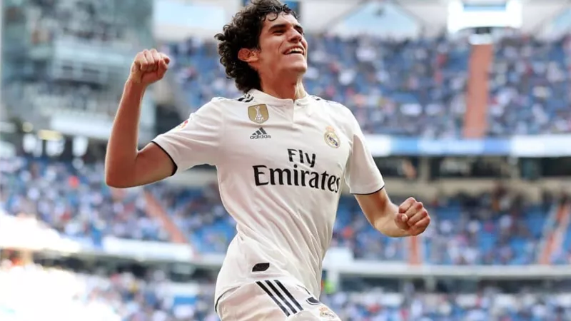 ريال مدريد يعلن رحيل مدافعه قبل منافسات كأس العالم للأندية