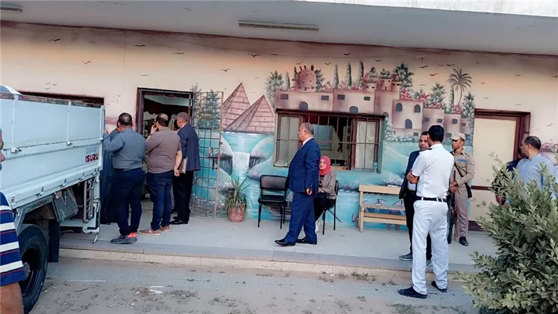 وكيل تعليم الفيوم يتابع مركز توزيع أسئلة الشهادة الإعدادية ويشيد بانضباط العمل