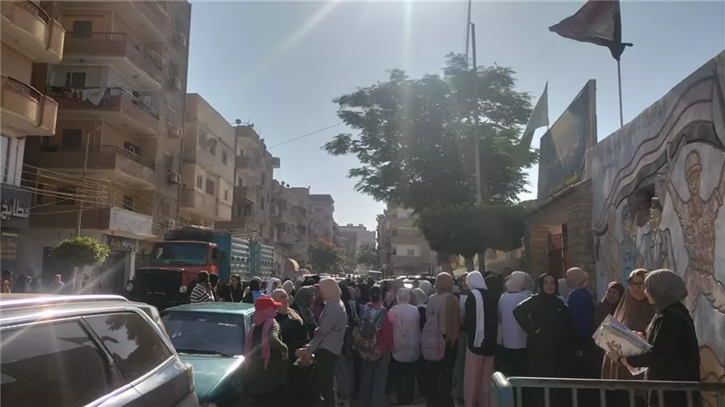 اسمه على الورقة.. ضبط طالب صور امتحان الجبر للشهادة الإعدادية في المنوفية