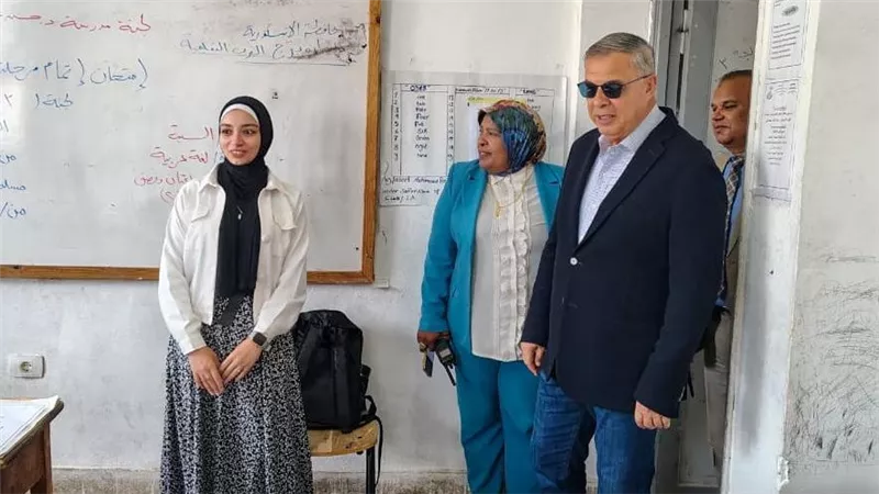 بعد موجة السيول.. محافظ الإسكندرية يتفقد لجان امتحانات الشهادة الإعدادية