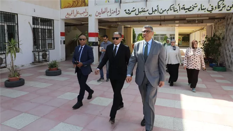 محافظ الجيزة يتفقد لجان الشهادة الإعدادية ببولاق الدكرور والهرم وأكتوبر 
