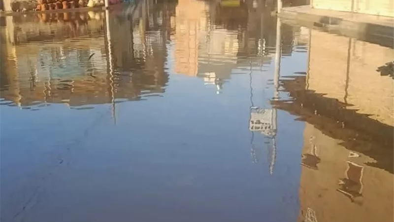 أمطار غزيرة تتسبب في غرق شوارع إدكو بالبحيرة والمحافظة ترفع درجة الاستعداد