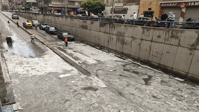 الأحوال الجوية بـ الإسكندرية .. جهود مكثفة لإزالة آثار الطقس السيئ 
