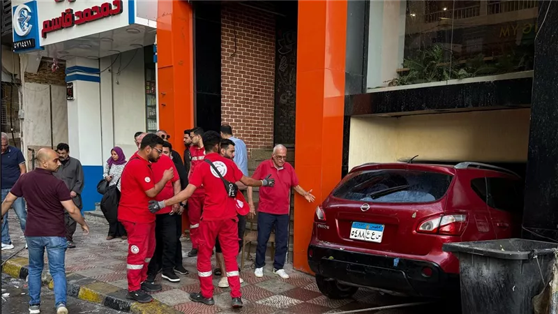 الهلال الأحمر: تلفيات بالجراجات واللوحات الإعلانية دون خسائر بشرية بسبب أمطار 
