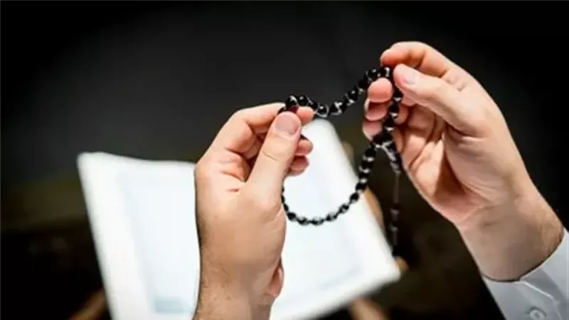 ما أهمية الذكر والدعاء في رفع البلاء وكشف الضر؟ الإفتاء توضح