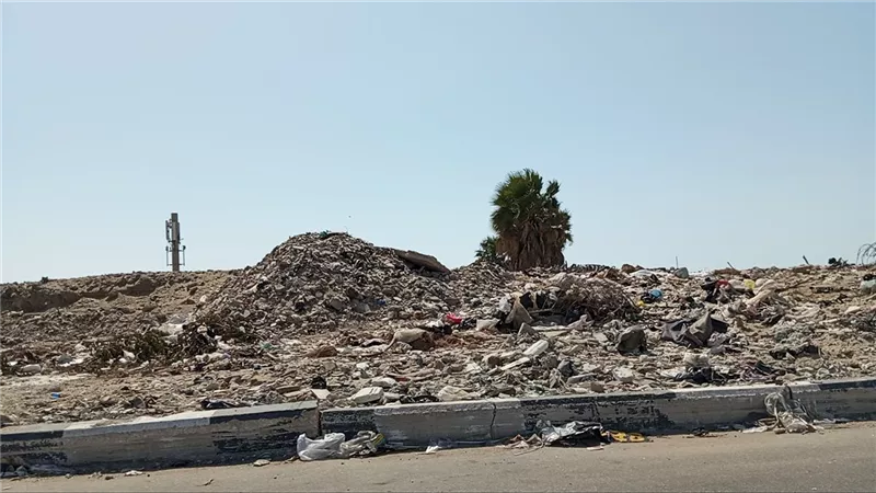 محافظ أسيوط: رفع 150 طنا مخلفات وقمامة متراكمة منذ سنوات بطريق المعصرة