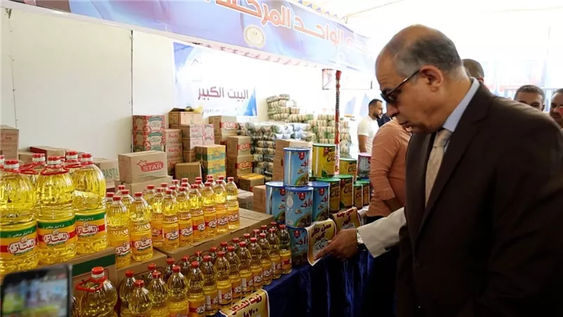محافظ المنيا يفتتح «سوق اليوم الواحد» على كورنيش النيل استعداداً لعيد الأضحى